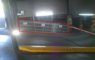 Paneles publicitarios en rampa de salida